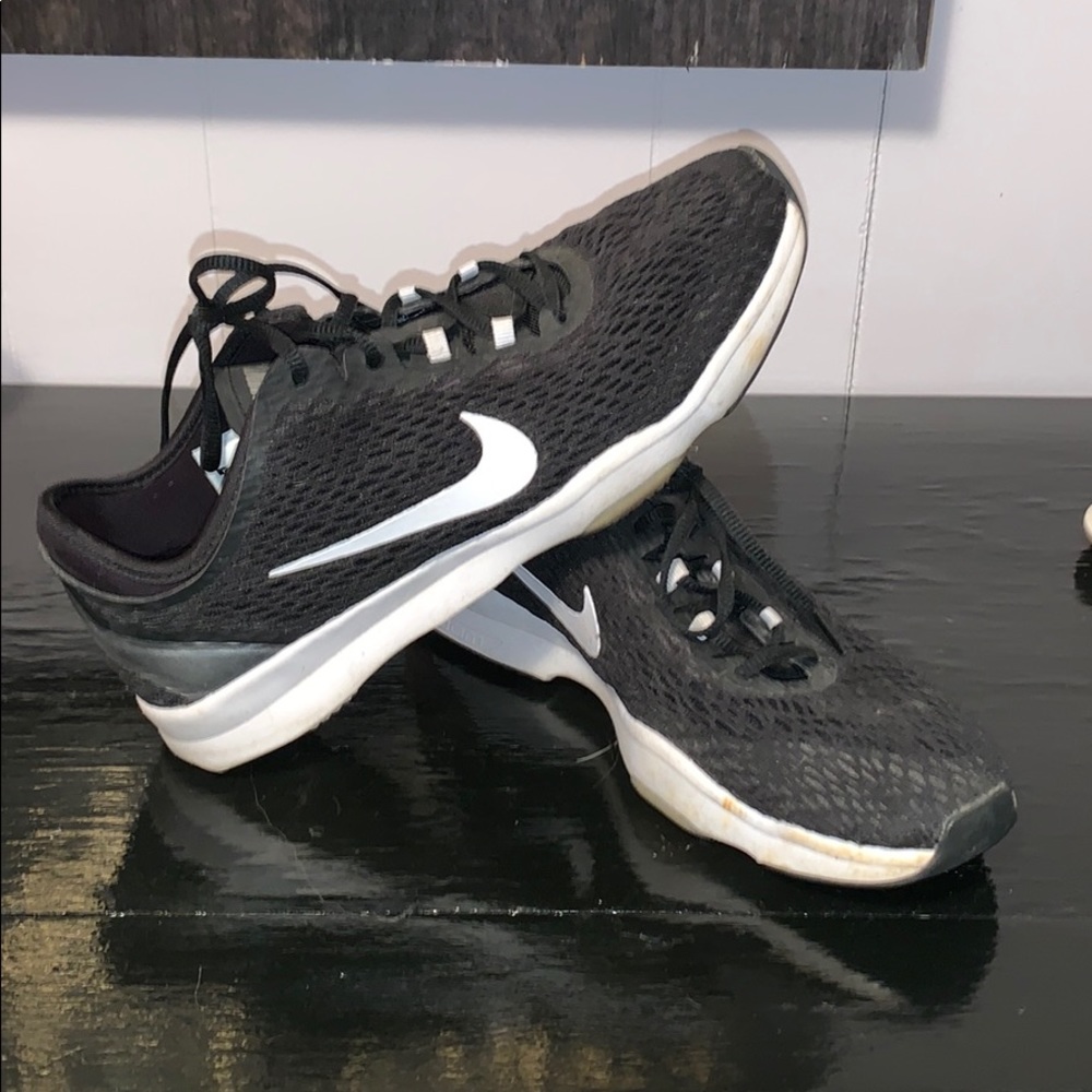 Nike tennis shoes